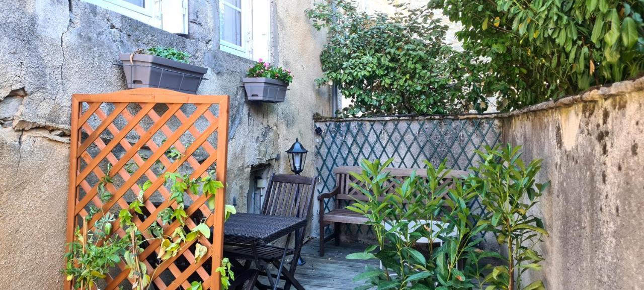 Le Petit Cocon De Chateau Chalon Eksteriør billede